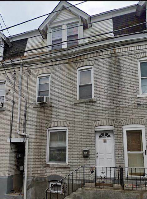 138 Green Street - Photo 1