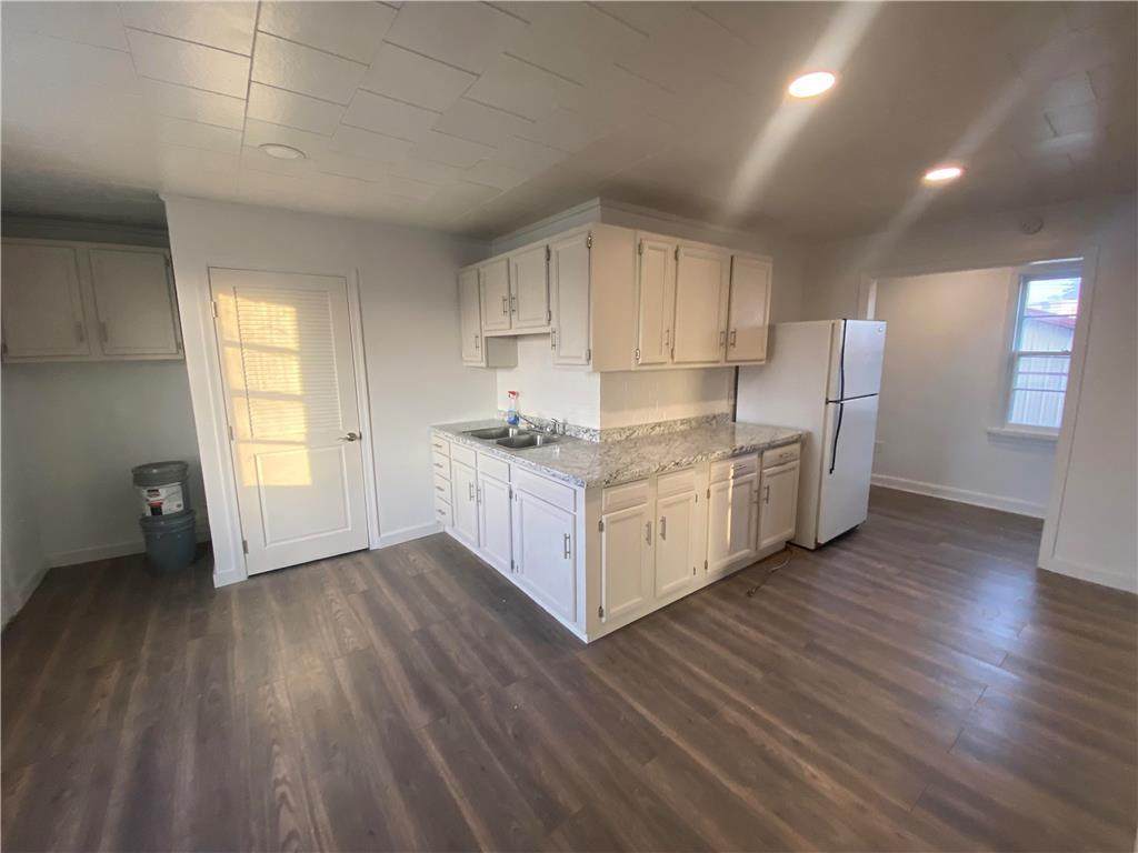 1609 Spruce Street - Photo 1