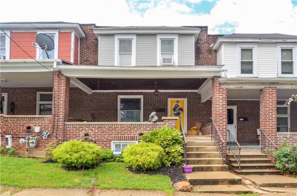 709 10th Avenue - Photo 1