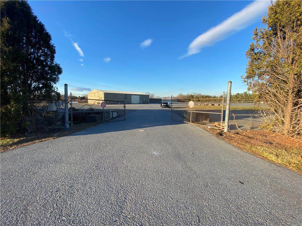 585 Daniels Road - Photo 1