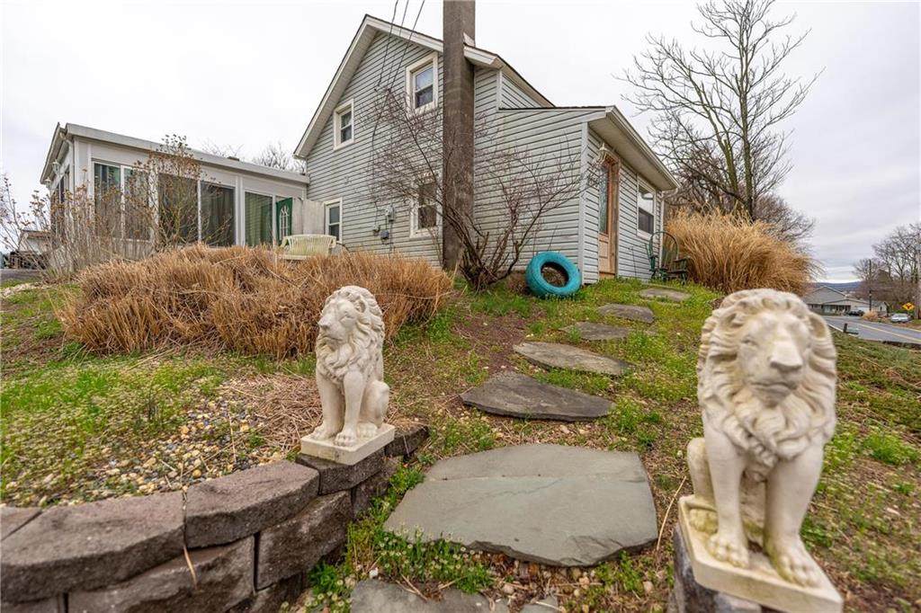 9135 Breinigsville Road - Photo 1