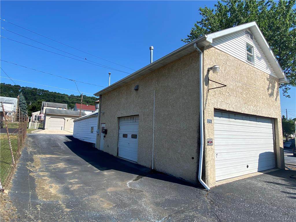 1125 Seneca Street - Photo 1