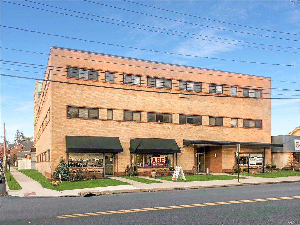 35 Elizabeth Avenue - Photo 1