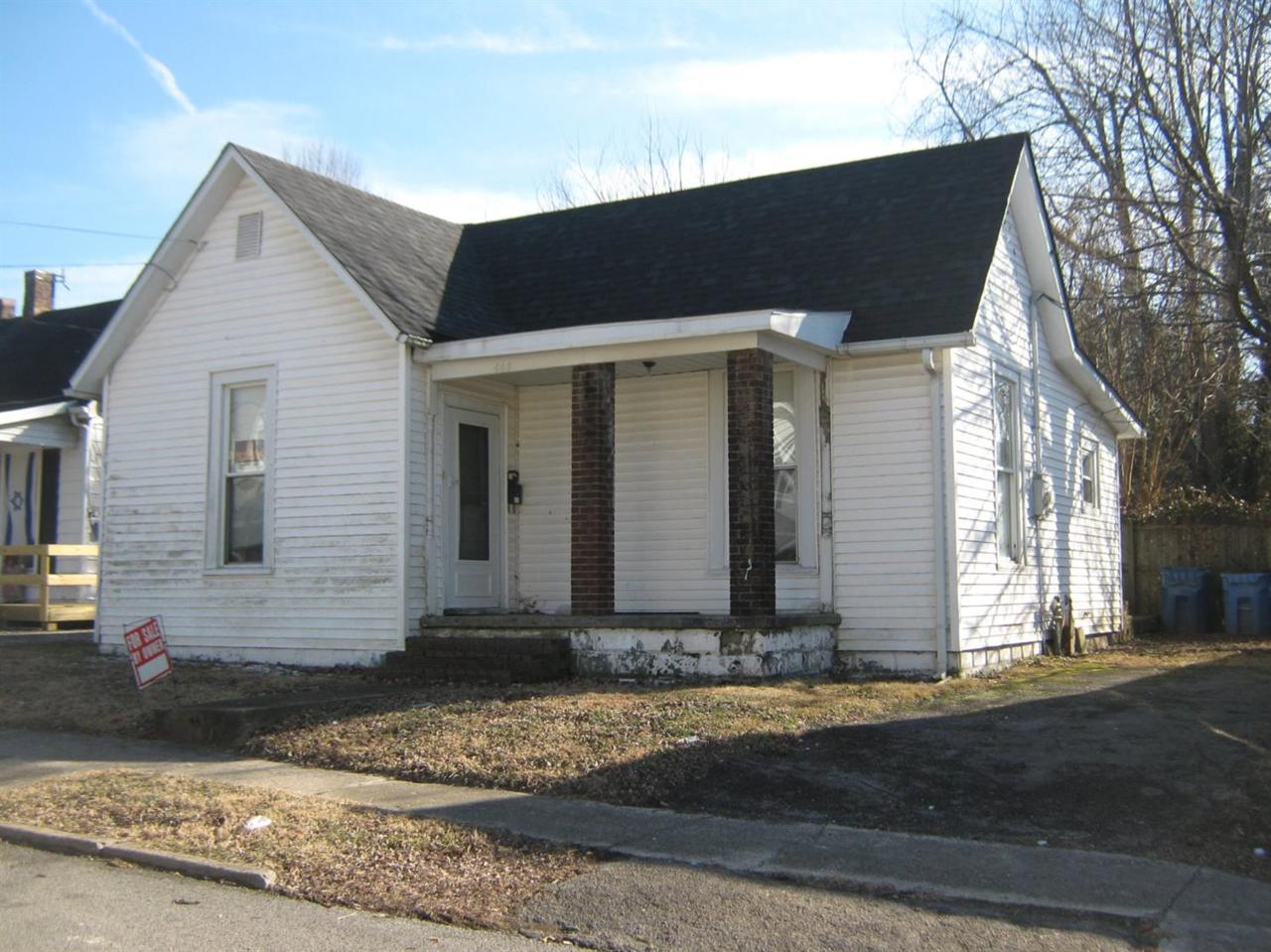 444 Smith - Photo 1