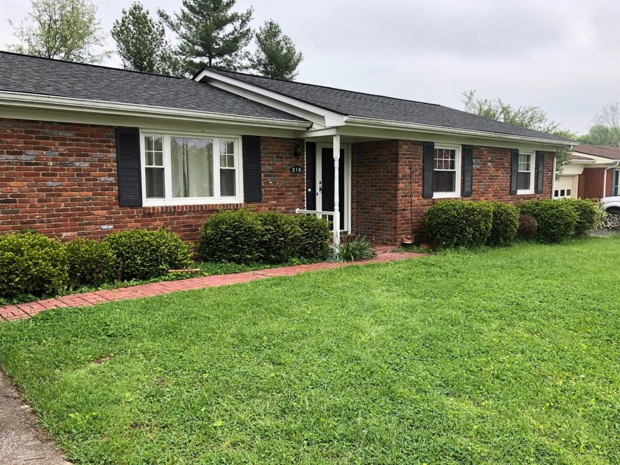 210 Bellwood Court - Photo 1