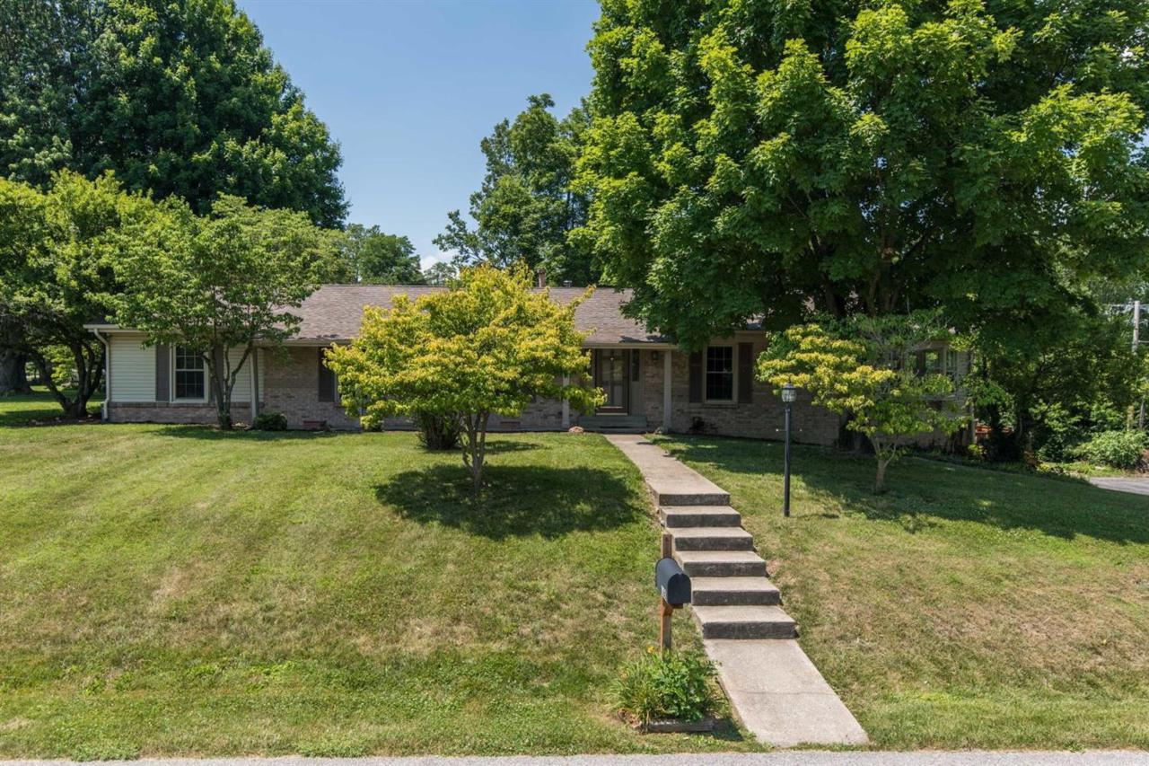 160 Woodlark Road - Photo 1