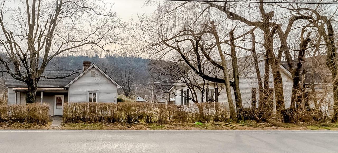 1001 Holmes Street - Photo 1