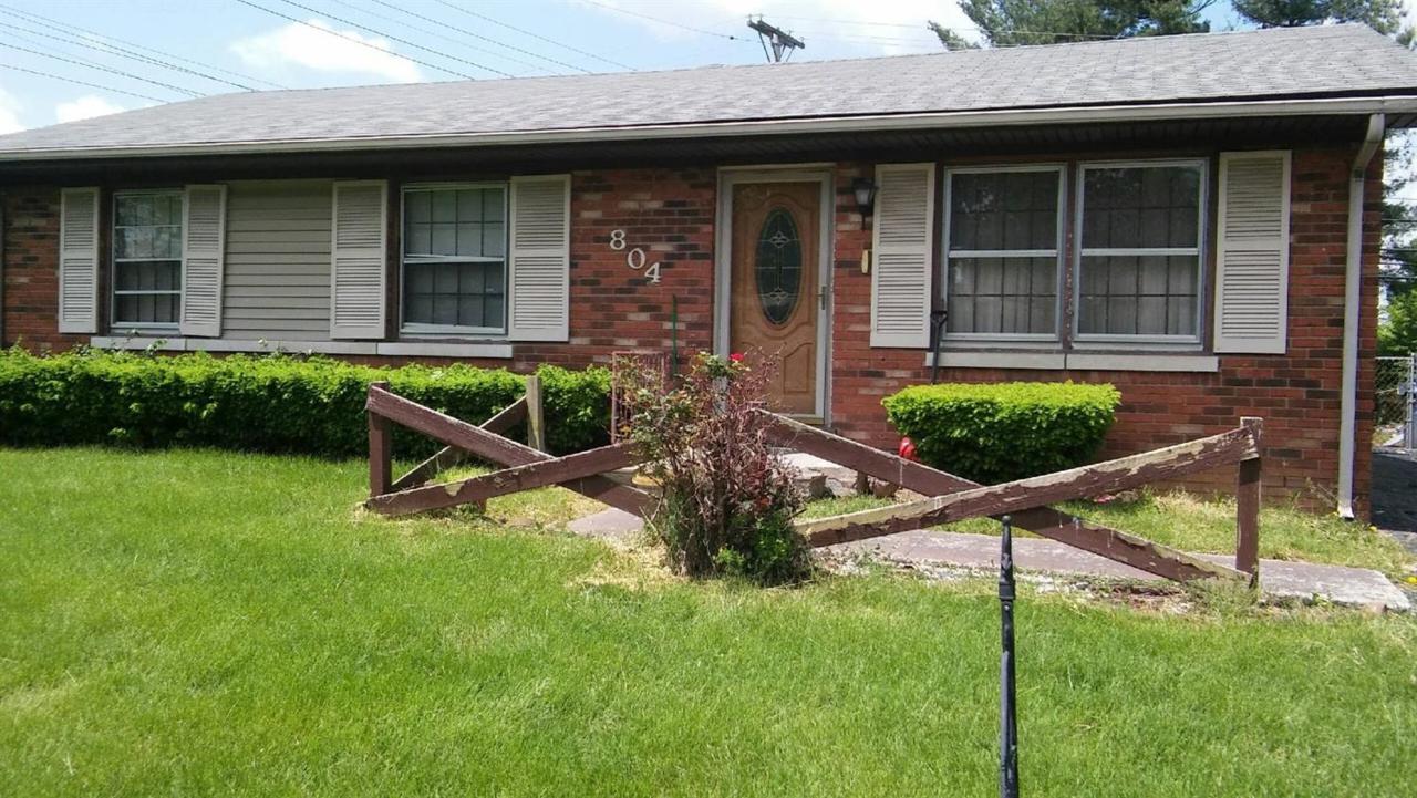804 Foxcroft Court - Photo 1