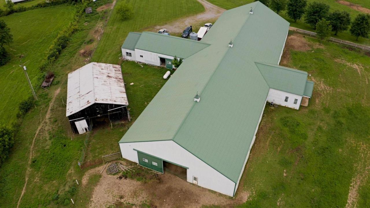 287 Redwood Road - Photo 1