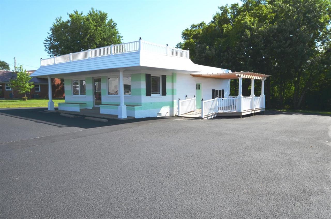660 College Street - Photo 1
