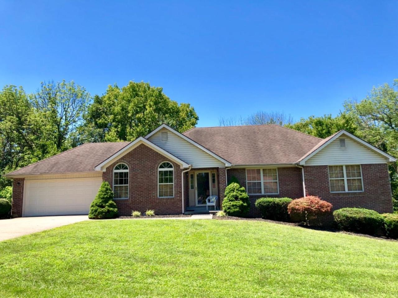 303 Faye Court - Photo 1