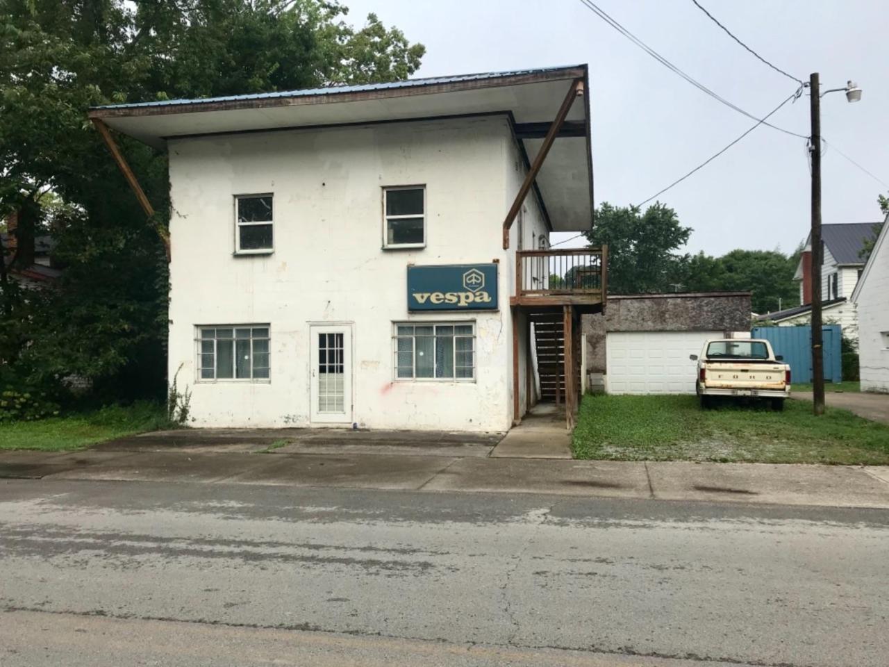 406 Boone Street - Photo 1
