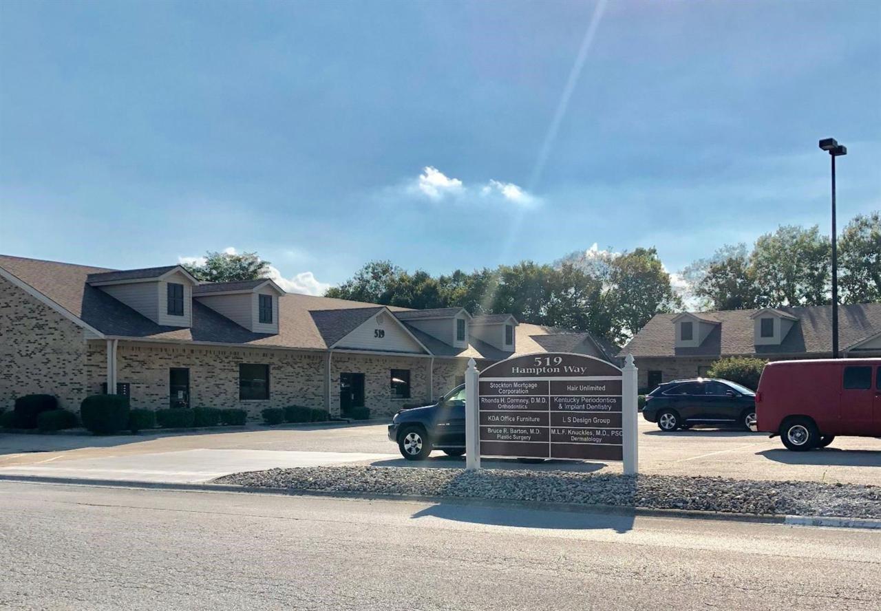 519 Hampton Way - Photo 1