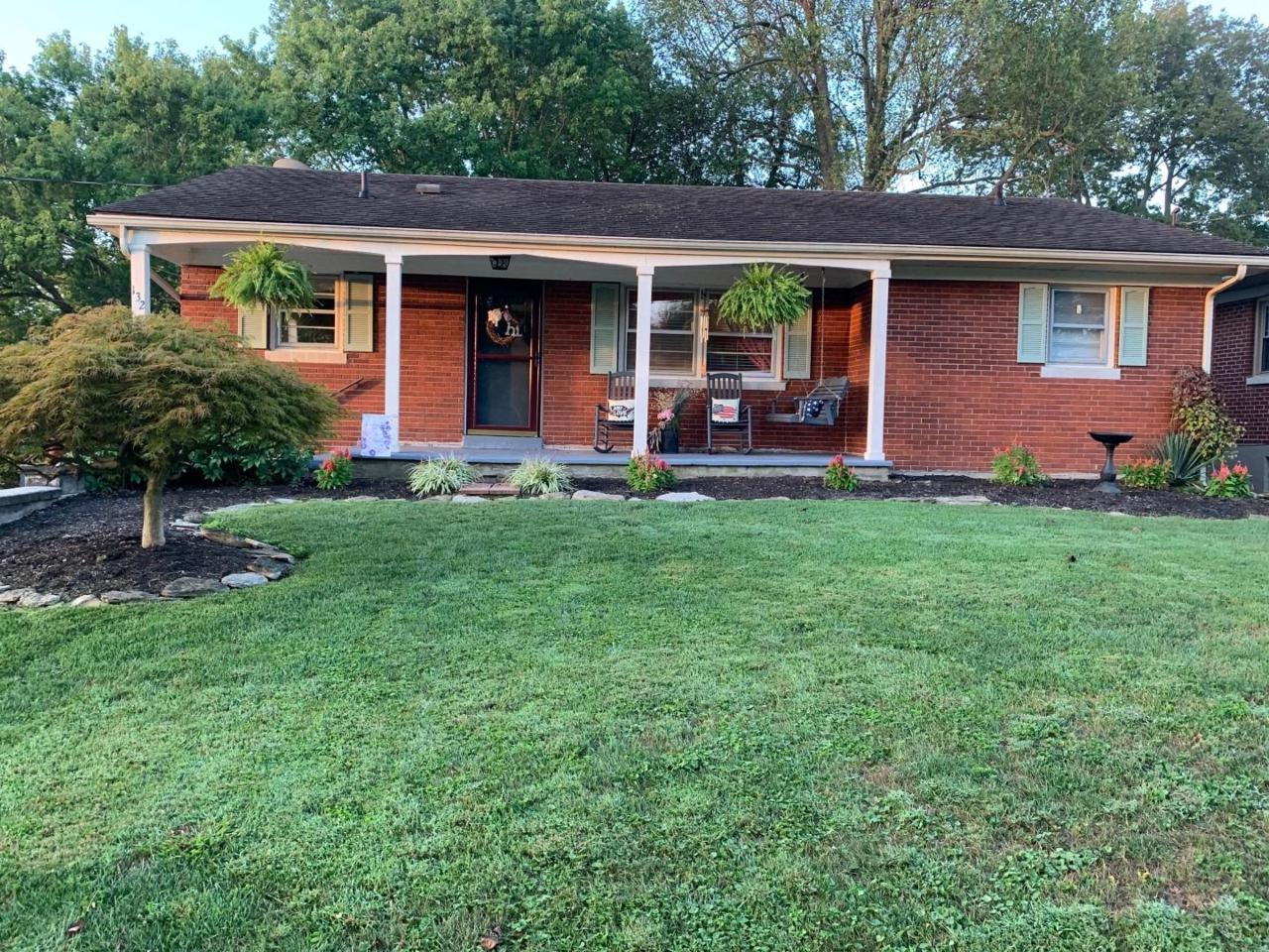 132 Golfview Drive - Photo 1