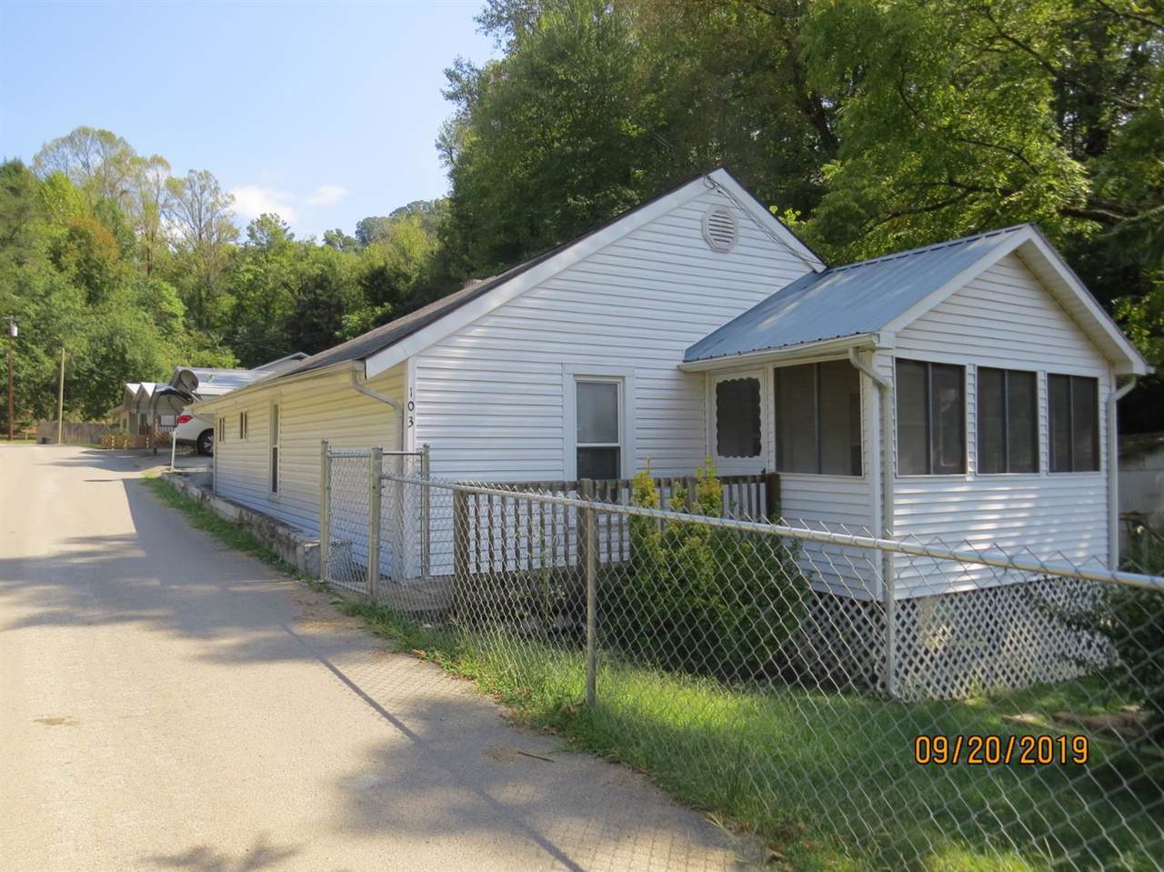 103 Carter Ave - Photo 1