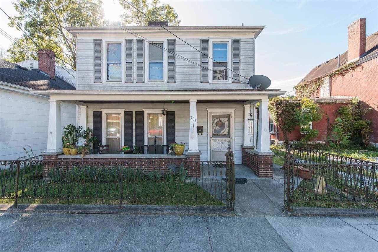 305 Wallace Avenue - Photo 1