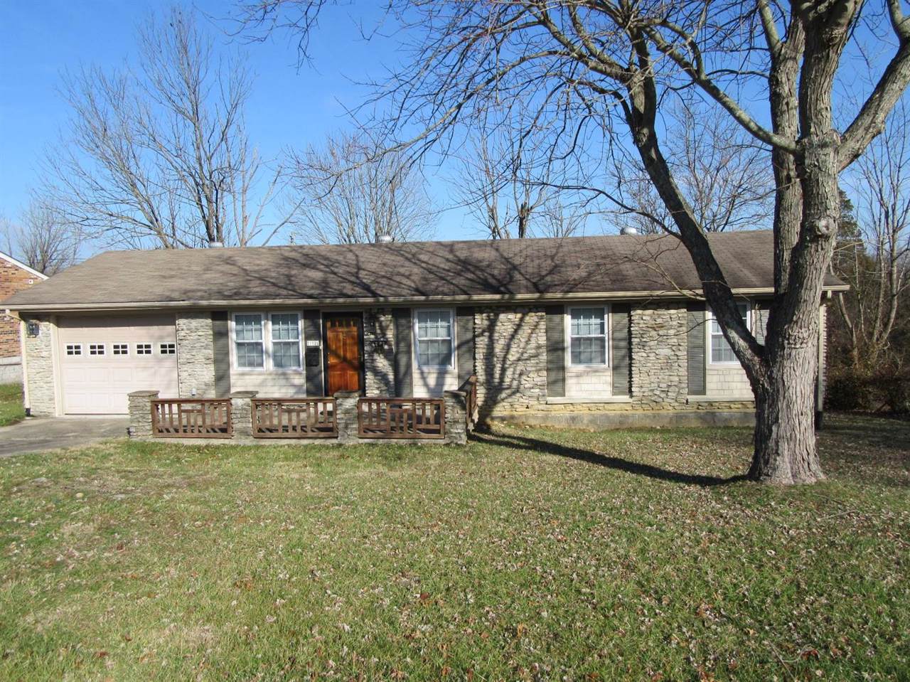 112 Bamboo Drive - Photo 1