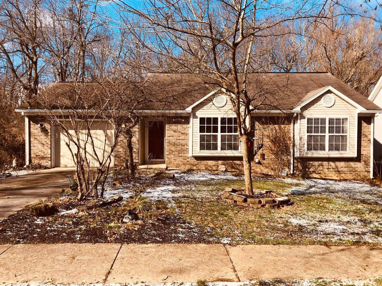 813 Ridgebrook - Photo 1