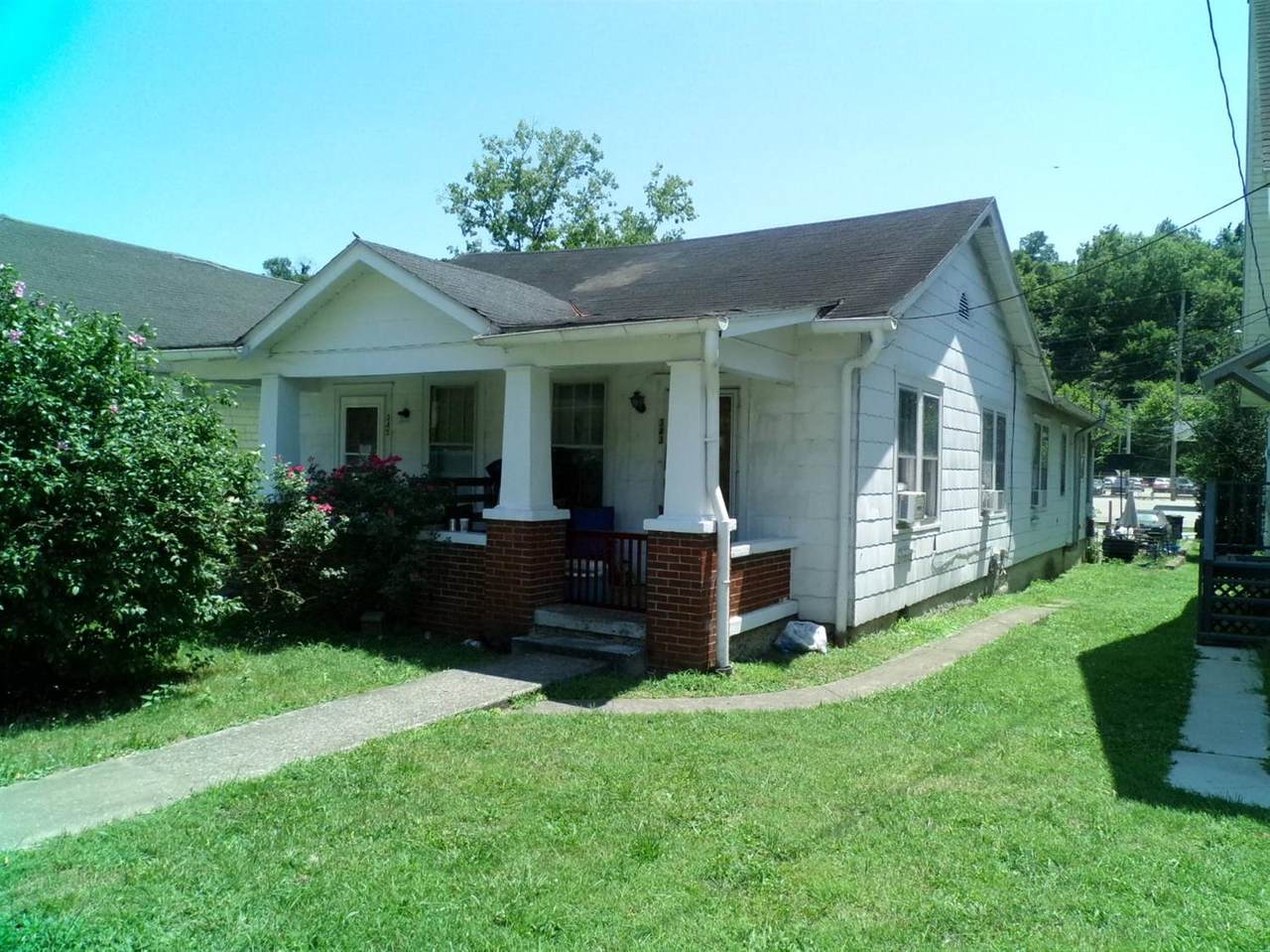 343 Holmes Street - Photo 1