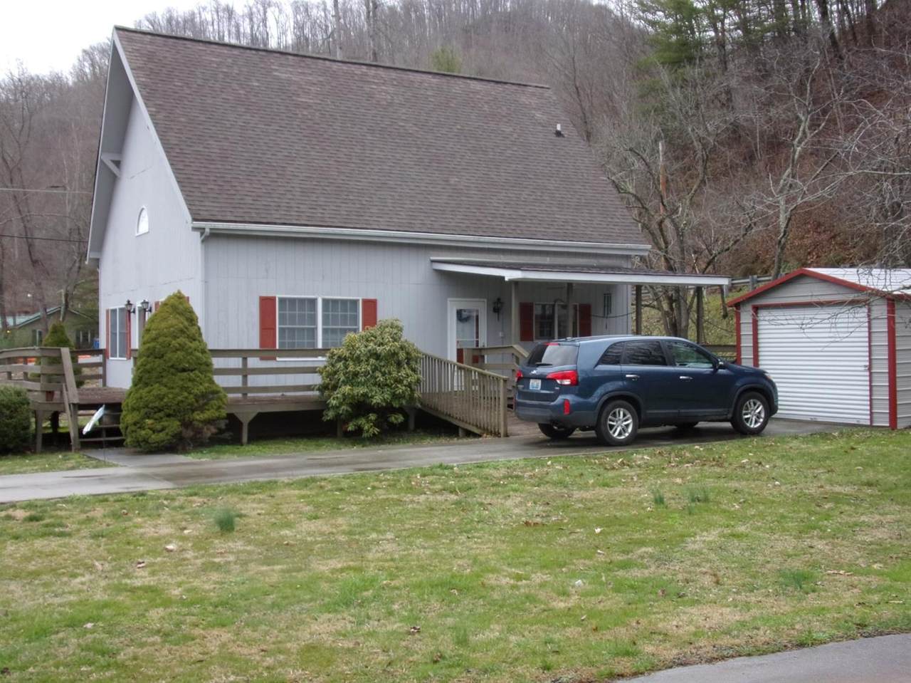 17 Meadowbrook Lane - Photo 1