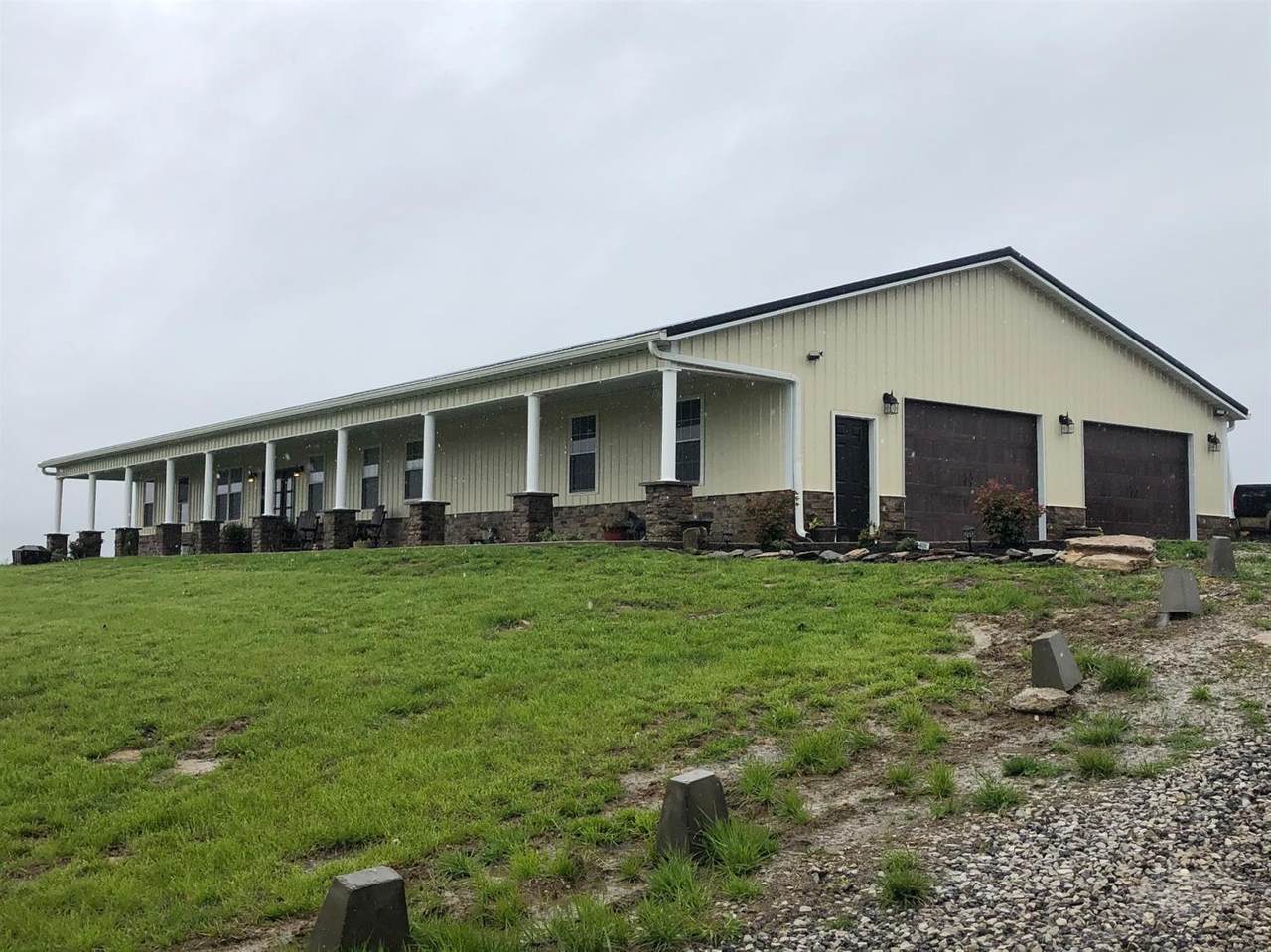 792 Davis - Photo 1