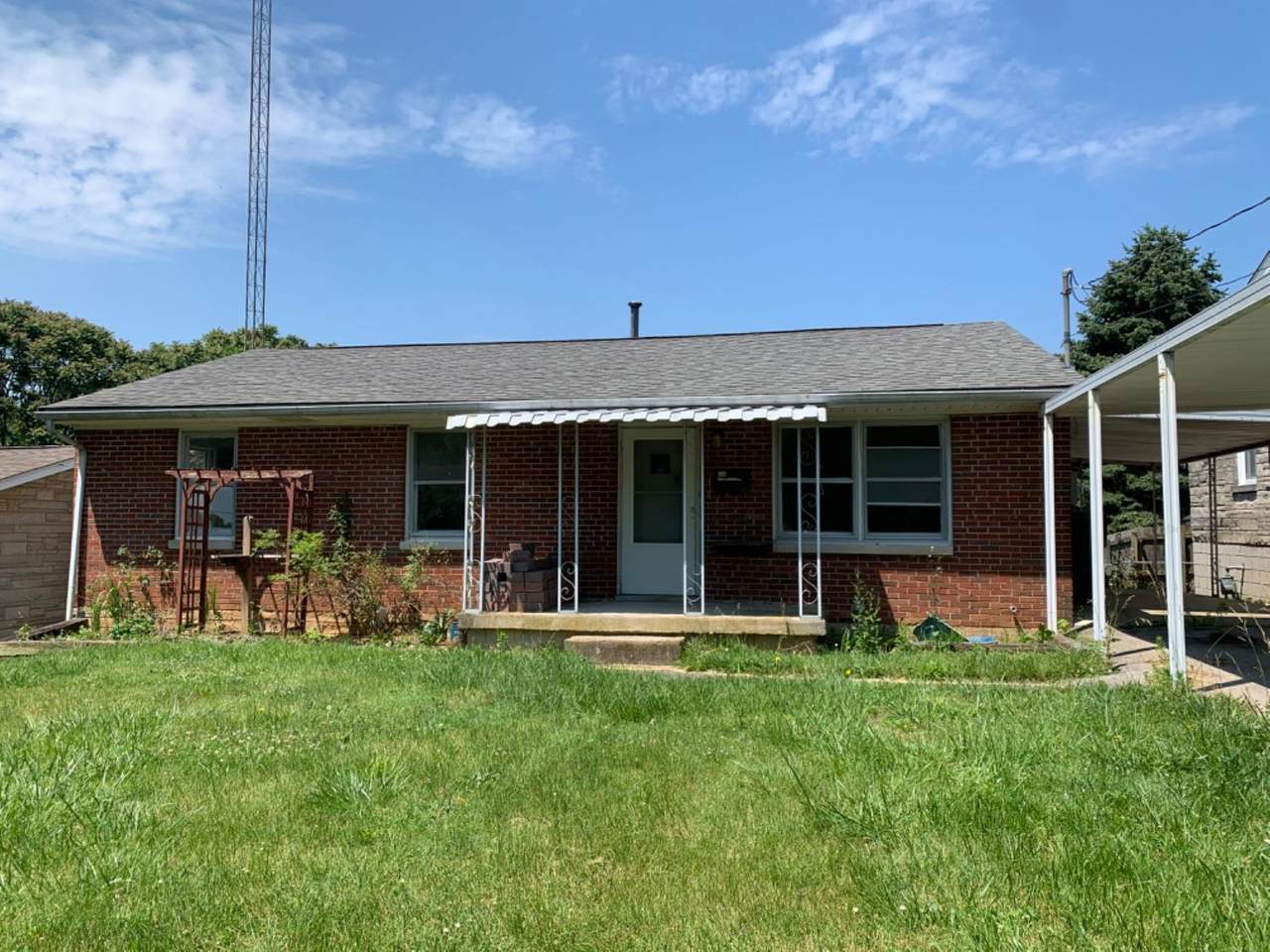 405 Robinson Avenue - Photo 1