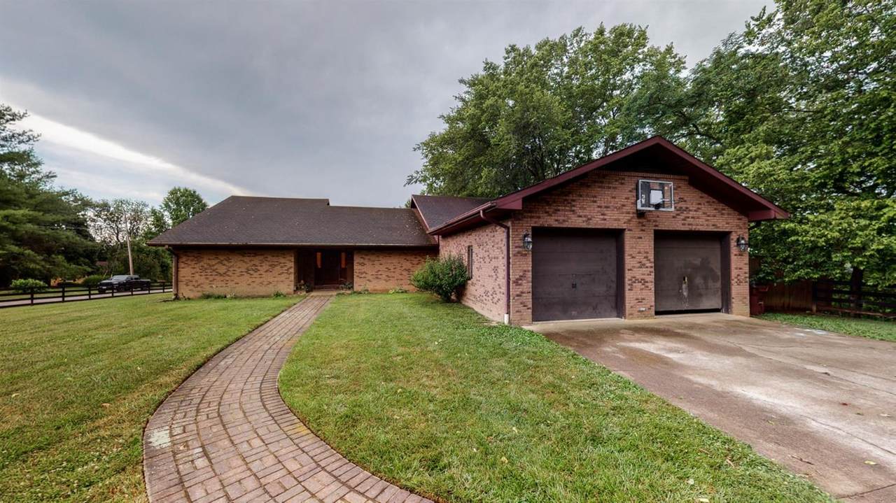 172 Redwood Drive - Photo 1