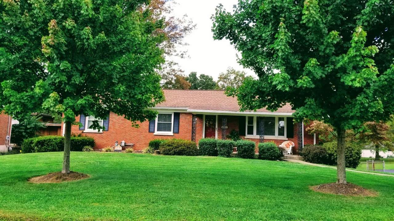 611 Pasadena Drive - Photo 1