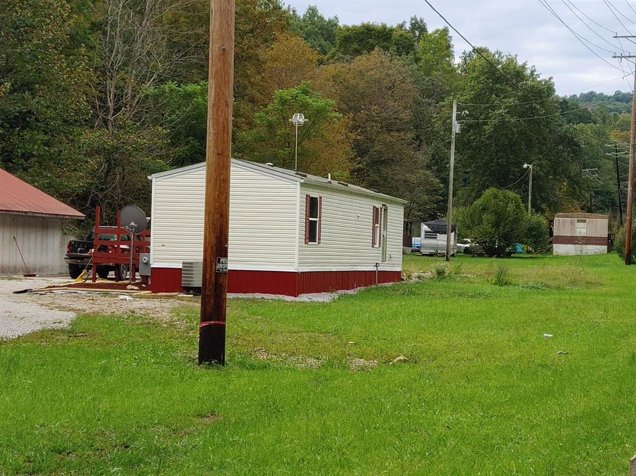 1915 Willialla Rd - Photo 1
