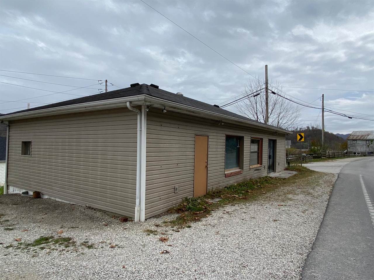 6191 Campton Rd. - Photo 1