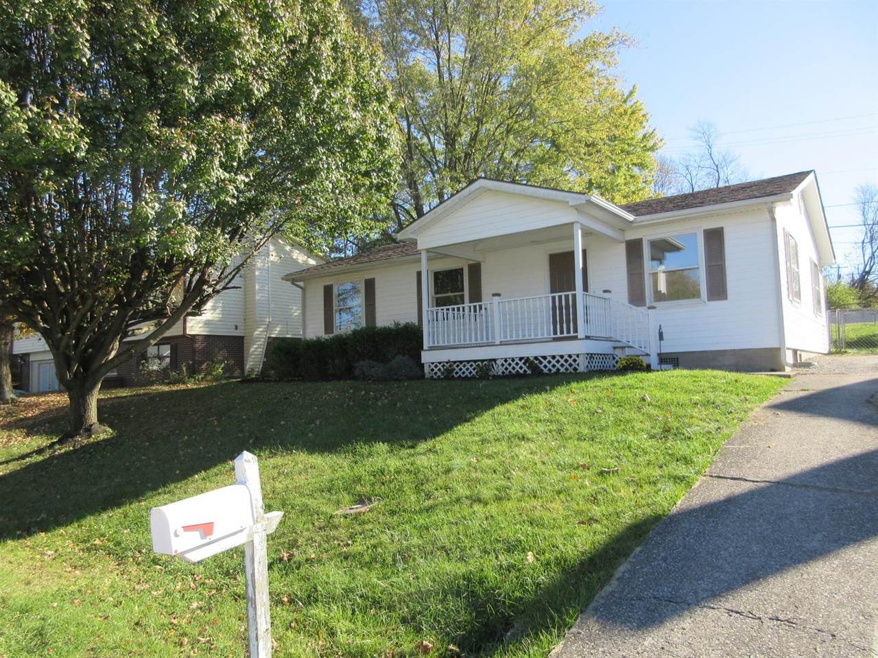 888 Stratton Lane - Photo 1