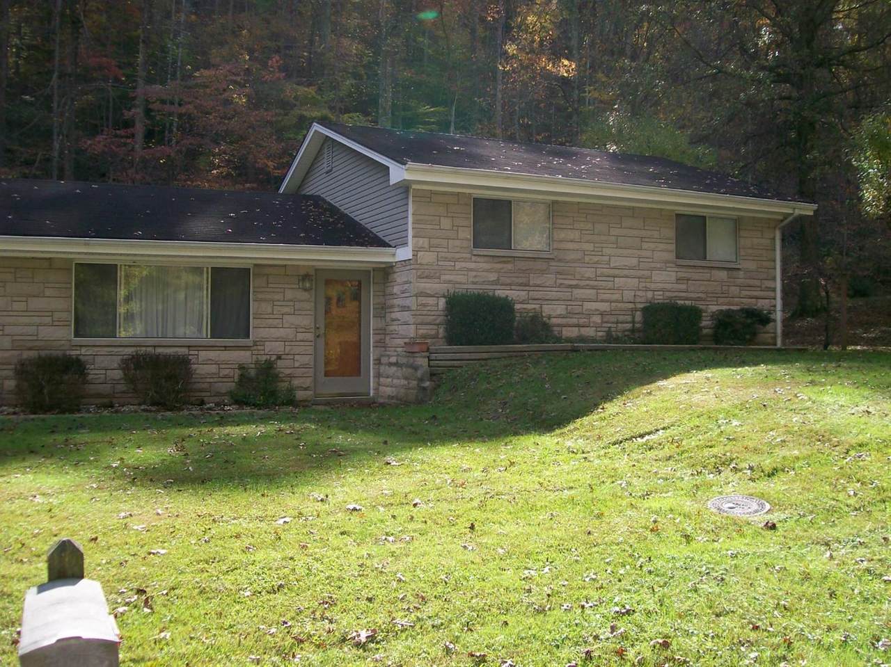 271 Sherwood Forest Drive - Photo 1