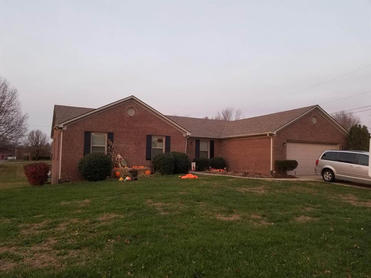 111 Faye St - Photo 1