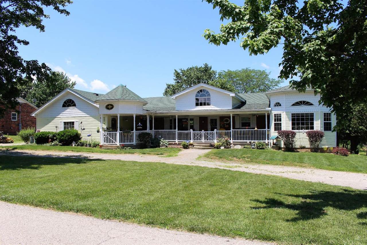 205 Castle Drive - Photo 1