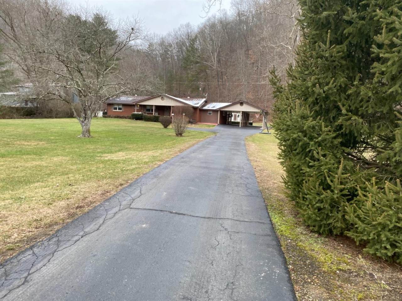2710 Us 60 - Photo 1