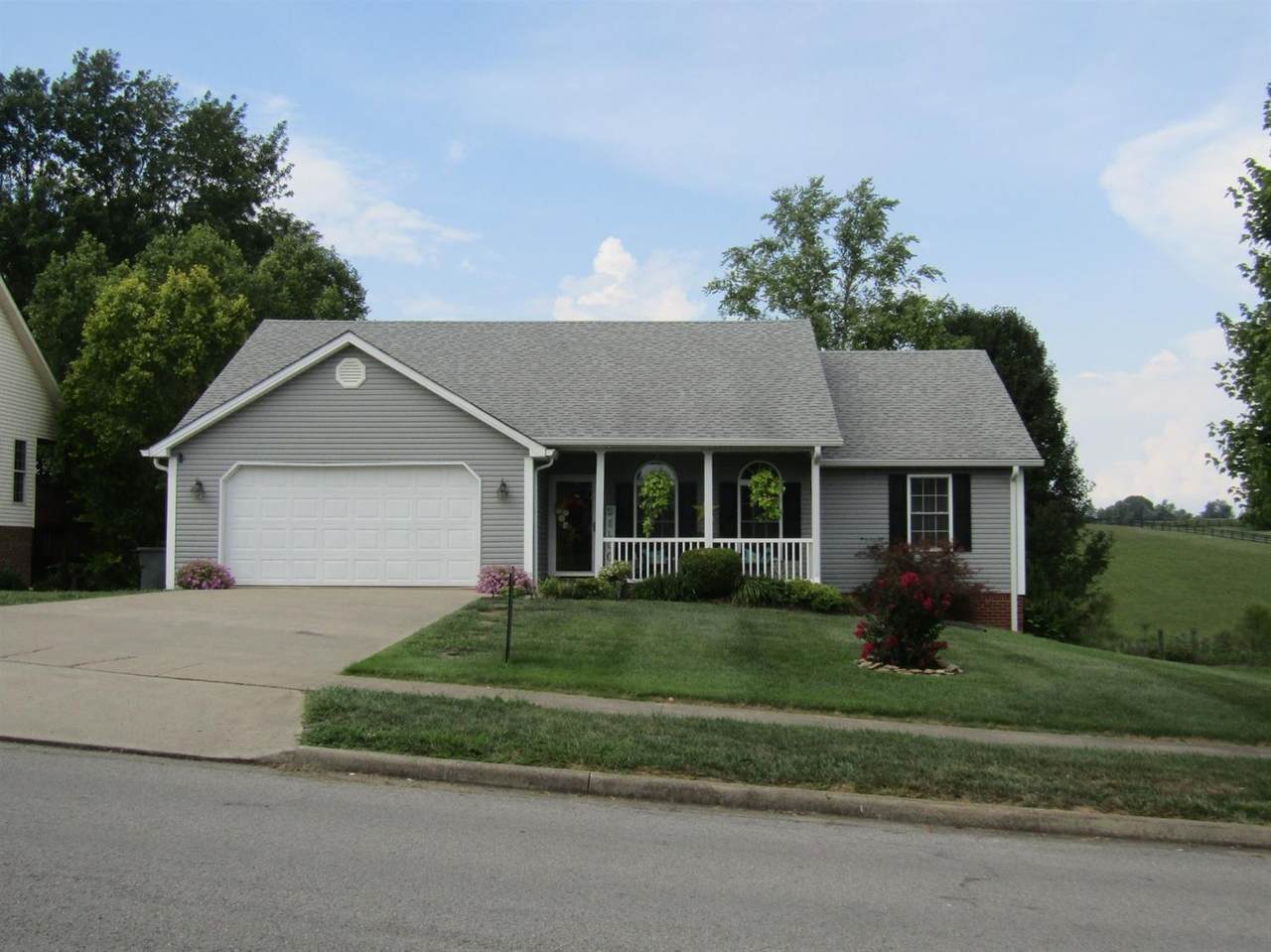 102 Chandler Drive - Photo 1