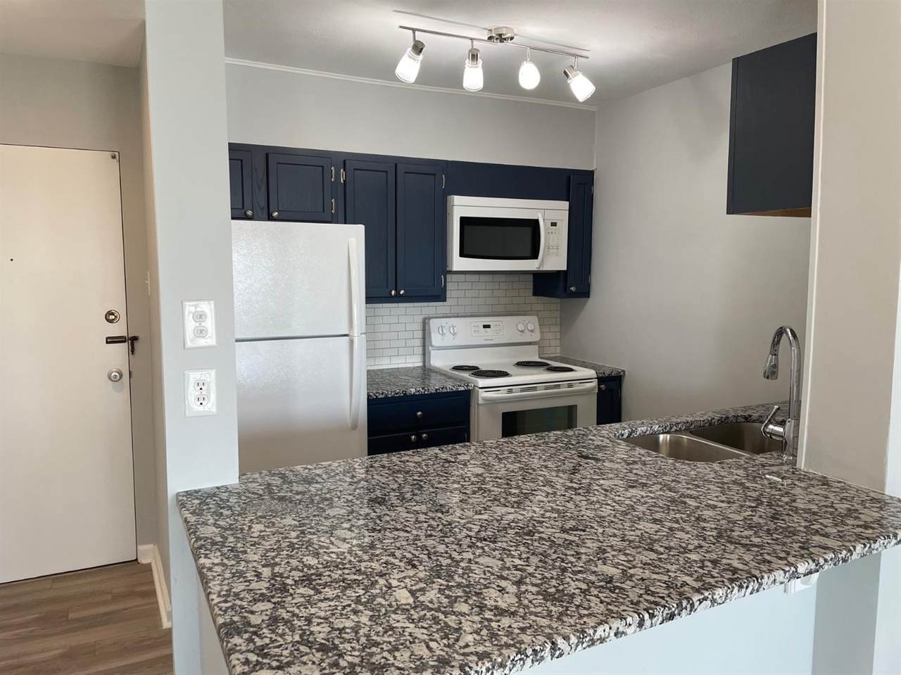 2121 Nicholasville - Photo 1