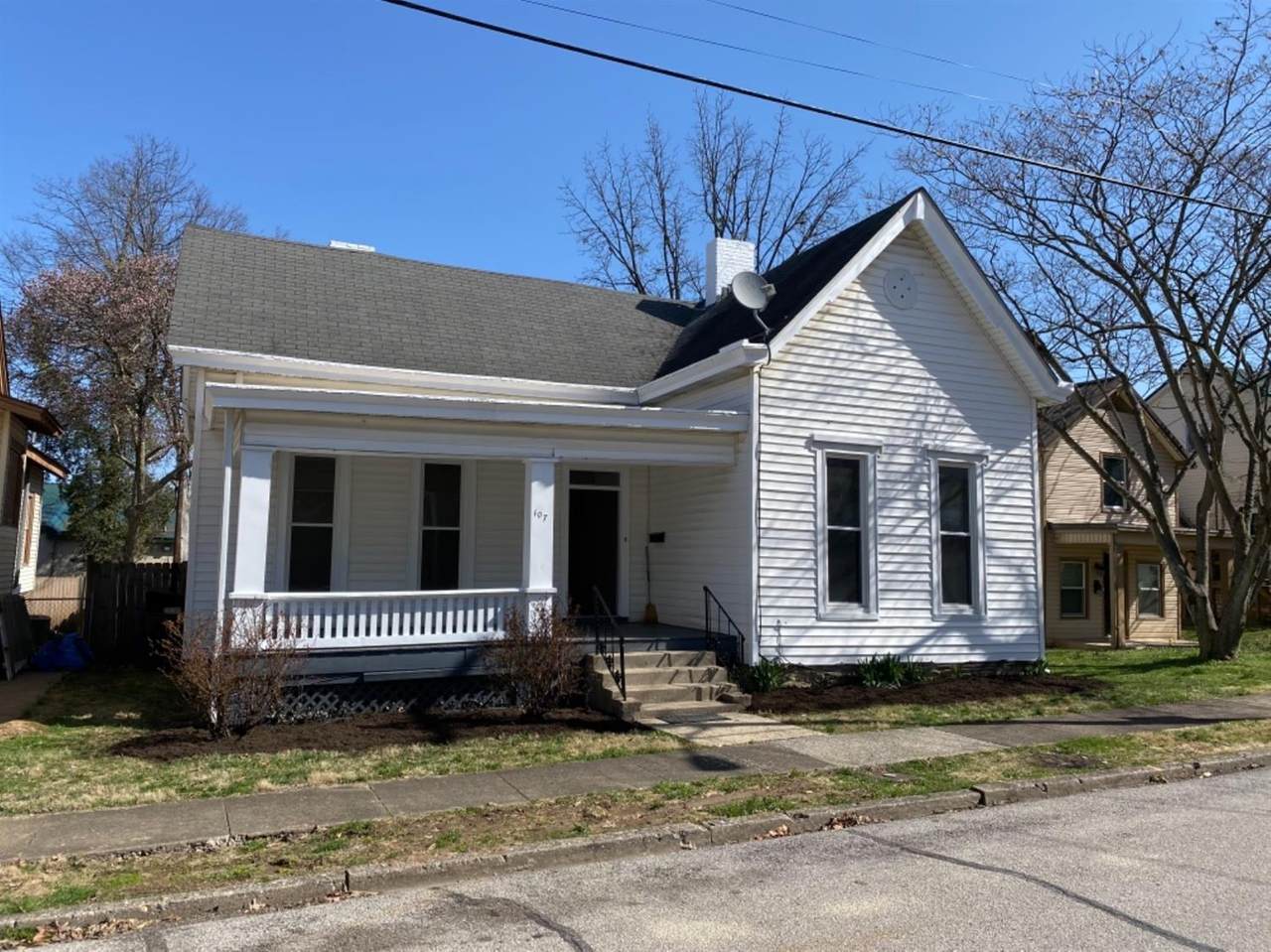 107 Hickman - Photo 1