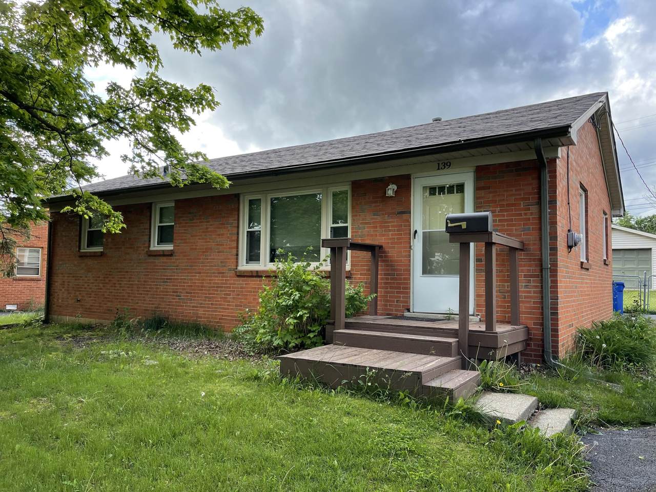 139 Chantilly Street - Photo 1