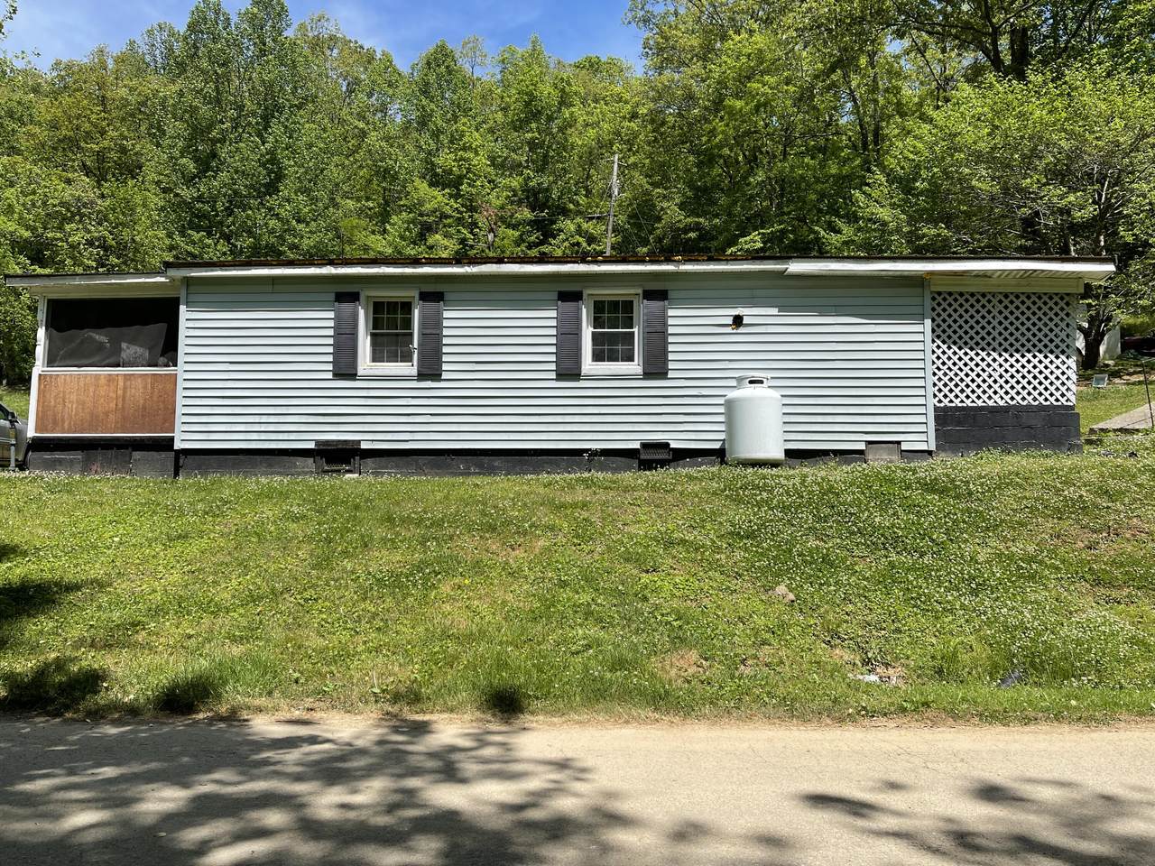 1384 Old Railroad Lane - Photo 1