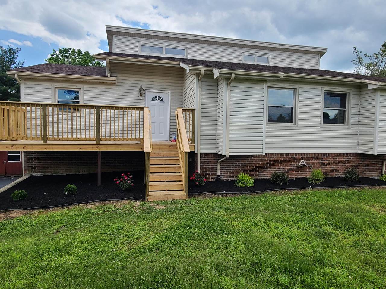 270 Longview Street - Photo 1