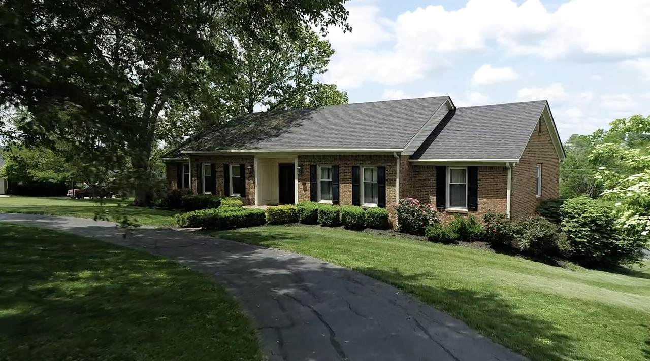 129 Paddock Drive - Photo 1