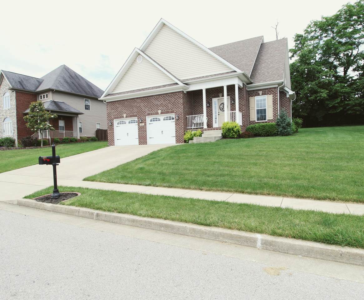 177 Coachman Place - Photo 1