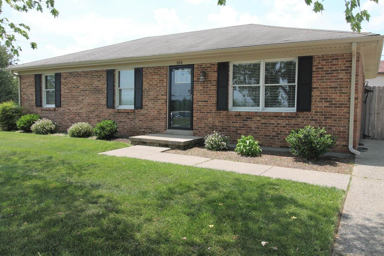 104 Oakmont Drive - Photo 1