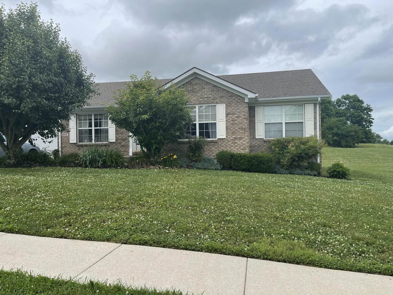 107 General Cleburne Drive - Photo 1
