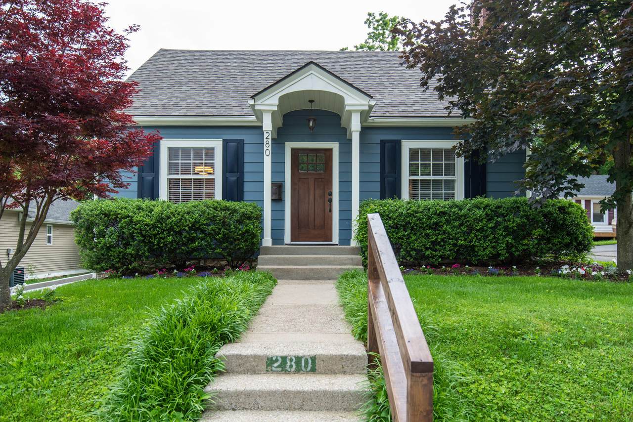 280 Bassett Avenue - Photo 1