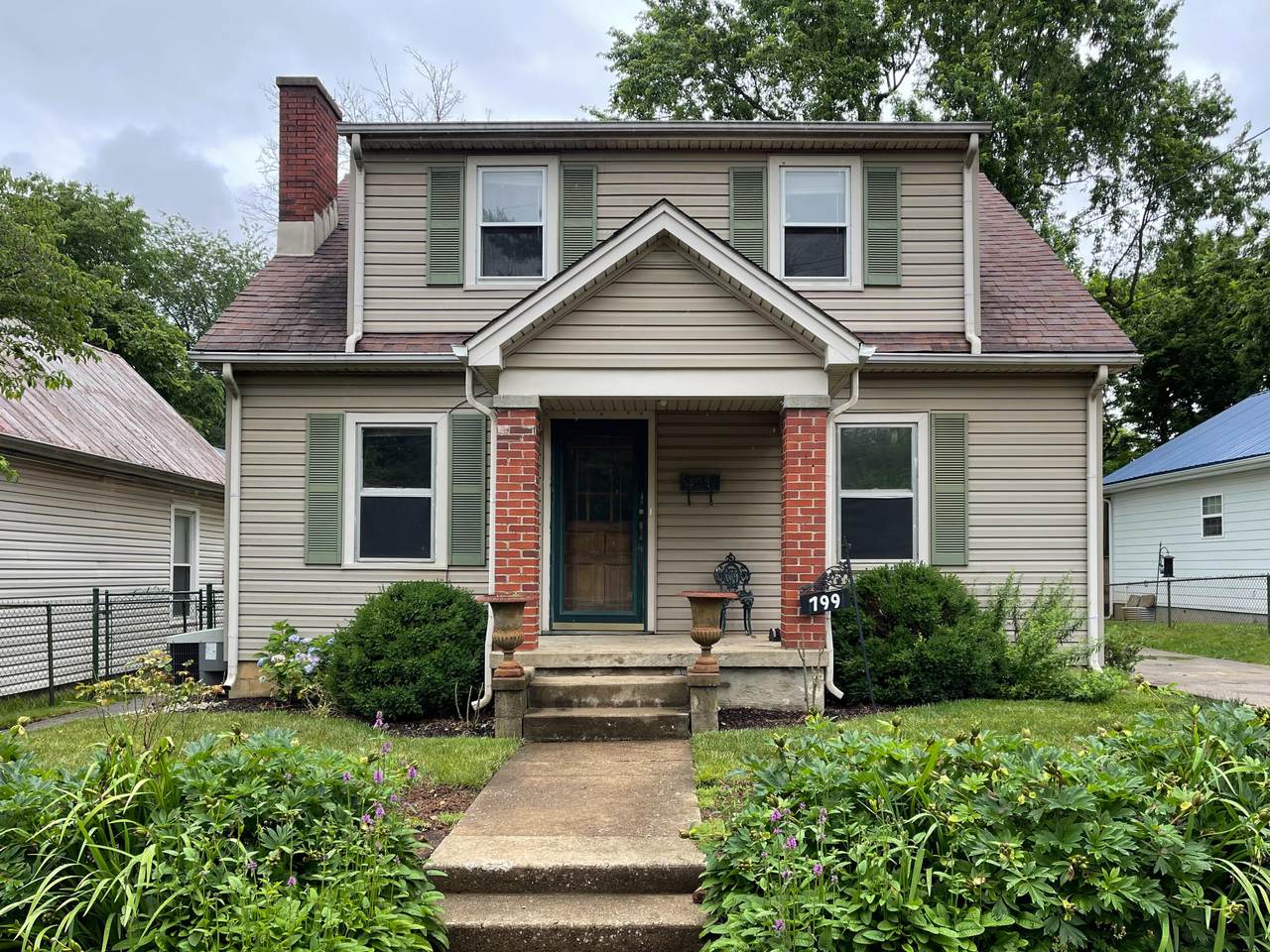 799 Bennett Avenue - Photo 1