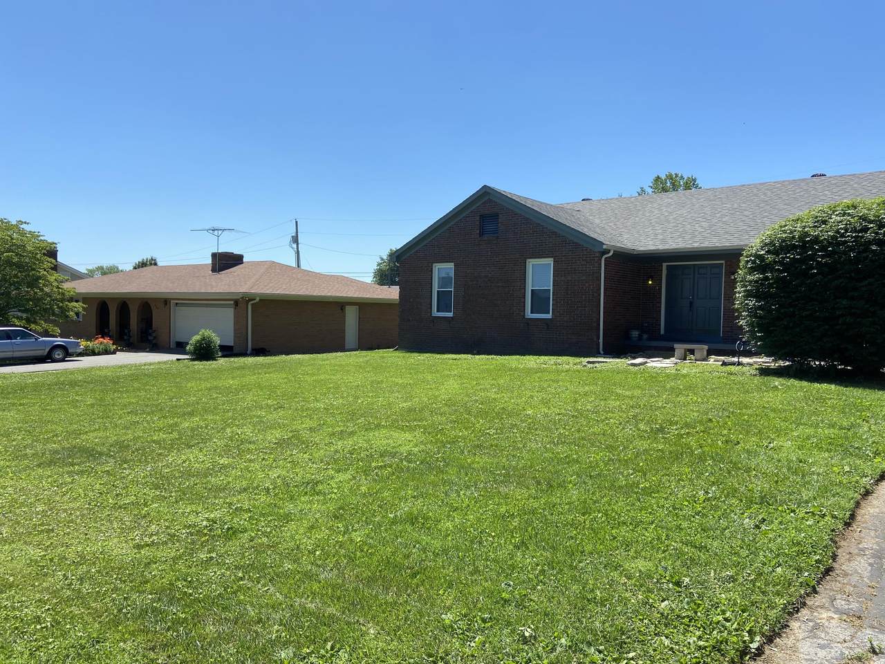 628 Cloverdale Drive - Photo 1