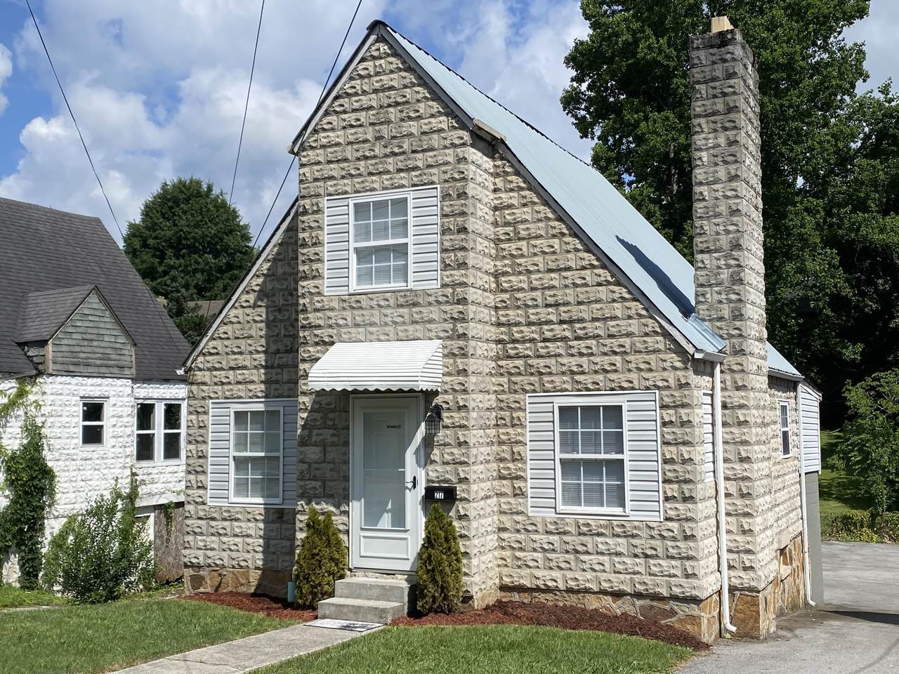 217 4th St Street - Photo 1