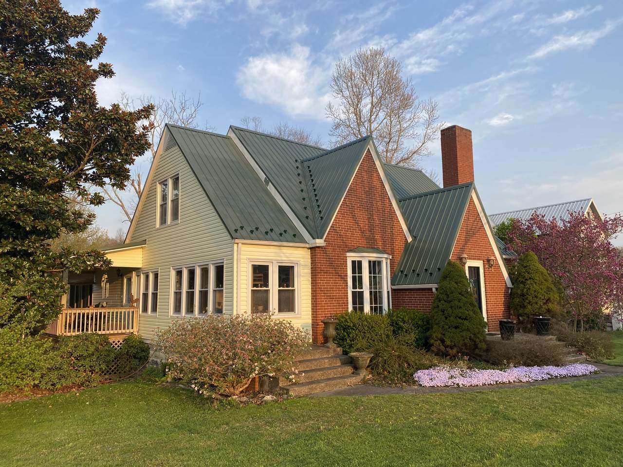 321 Riverside Drive - Photo 1